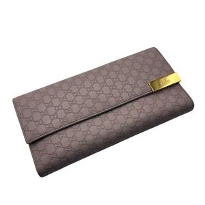 Gucci Microguccissima Continental Wallet in lilac leather